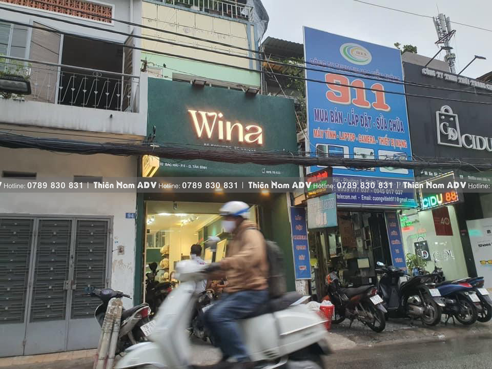 bảng hiệu shop quần áo